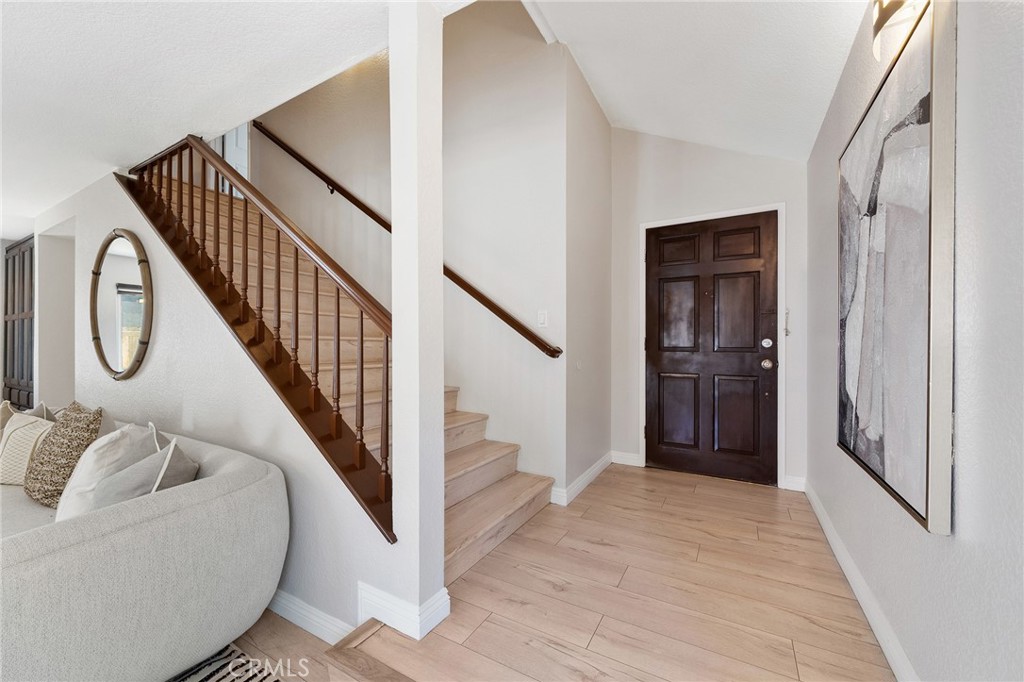 808 S California Avenue Property Photo 4