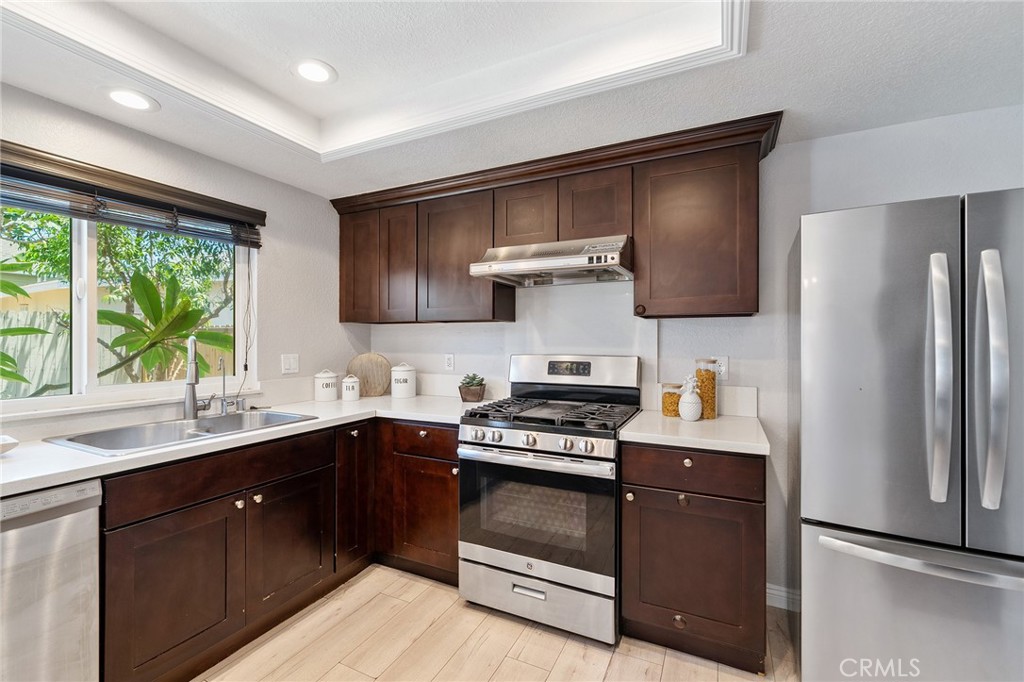 808 S California Avenue Property Photo 15