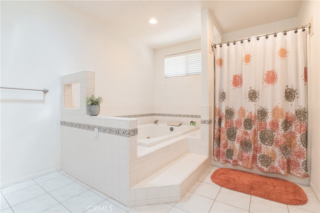 41 Merlon Property Photo 13