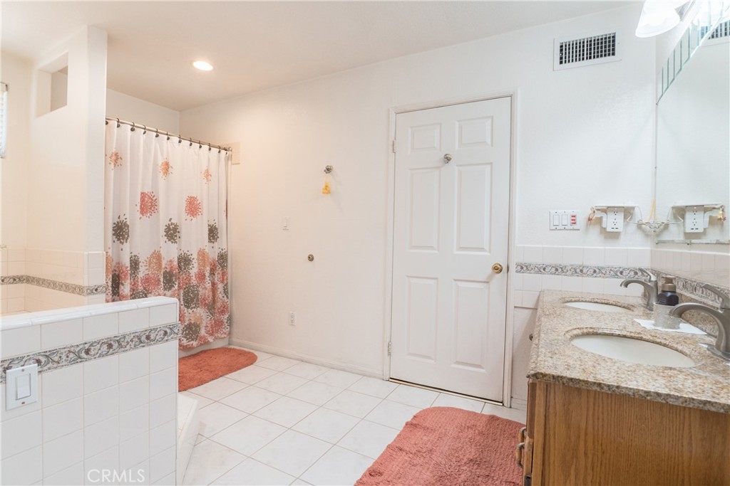41 Merlon Property Photo 14