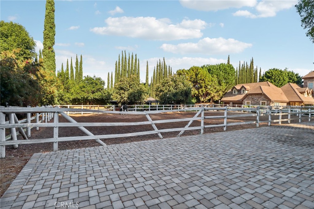 2611 Steeplechase Lane Property Photo 42