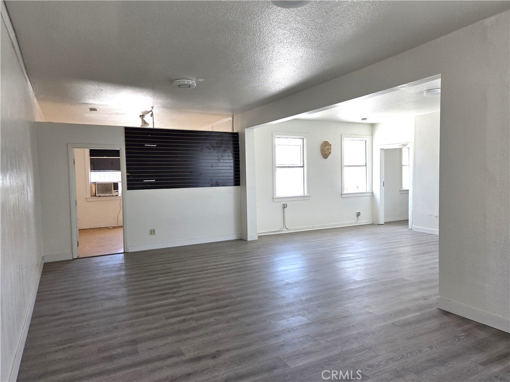 2418 N Broadway Property Photo 1