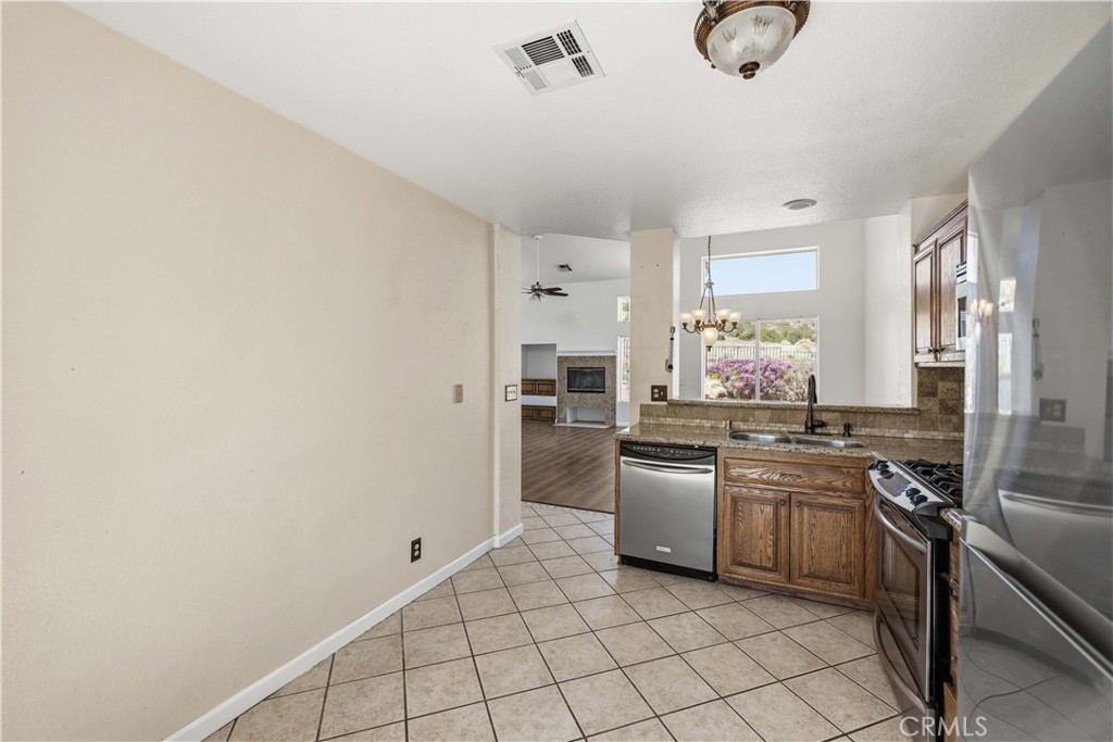 2856 Cloverdale Court Property Photo 14