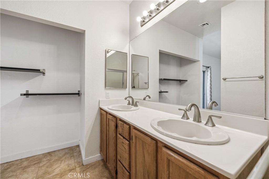 2856 Cloverdale Court Property Photo 23