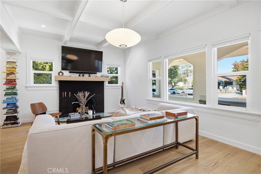 4281 Halldale Avenue Property Photo 9