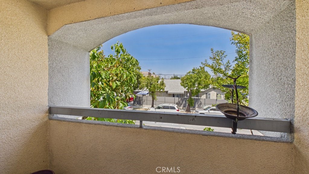 735 W California 102 Property Photo 23