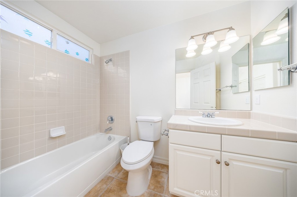 2225 Saratoga Lane Property Photo 5