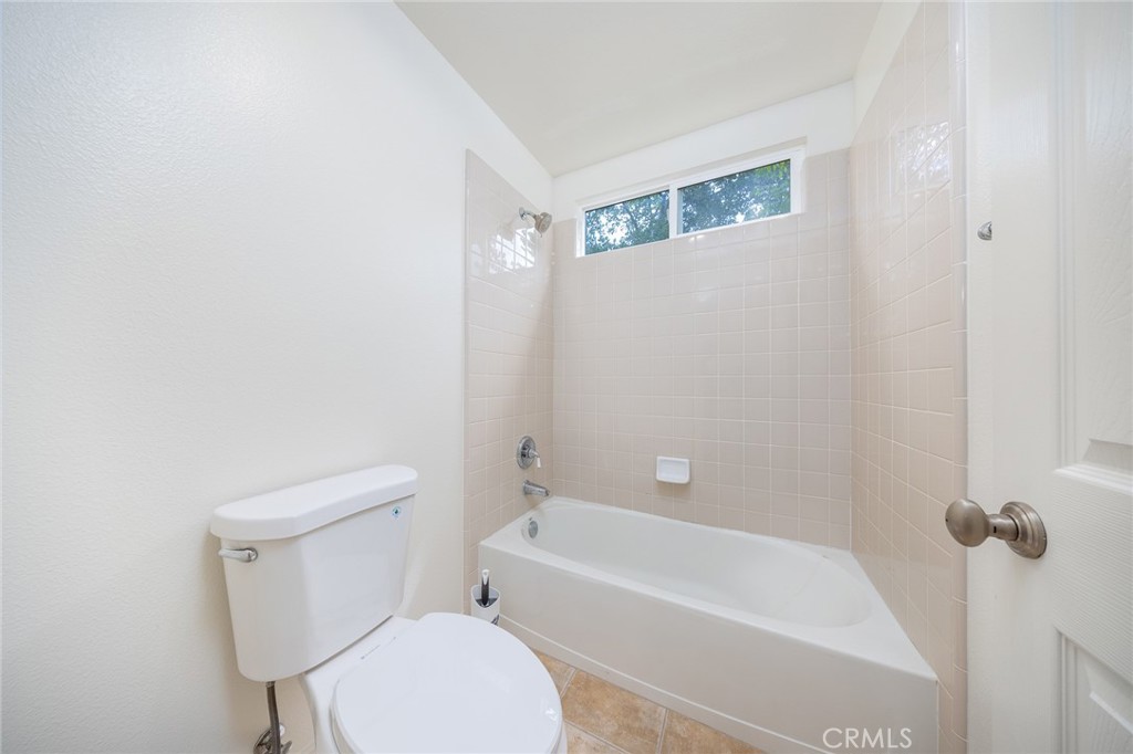 2225 Saratoga Lane Property Photo 6