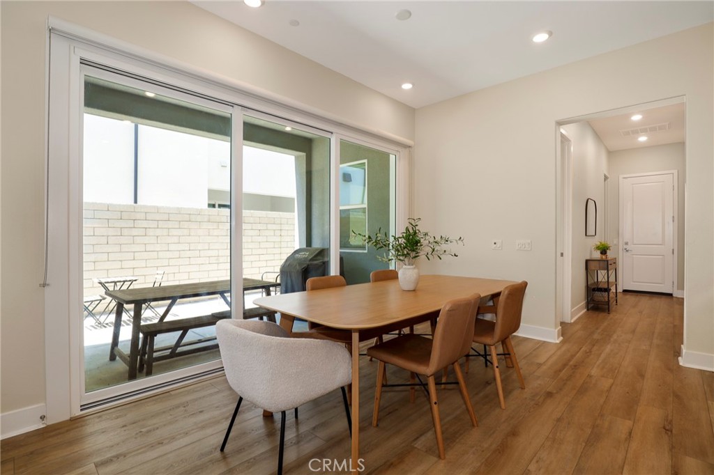 27512 Golden Currant Place Property Photo 4