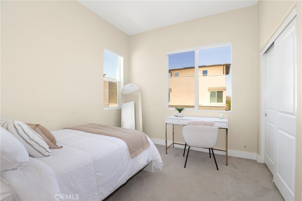 27512 Golden Currant Place Property Photo 10