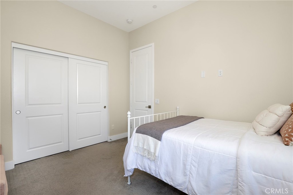 27512 Golden Currant Place Property Photo 12