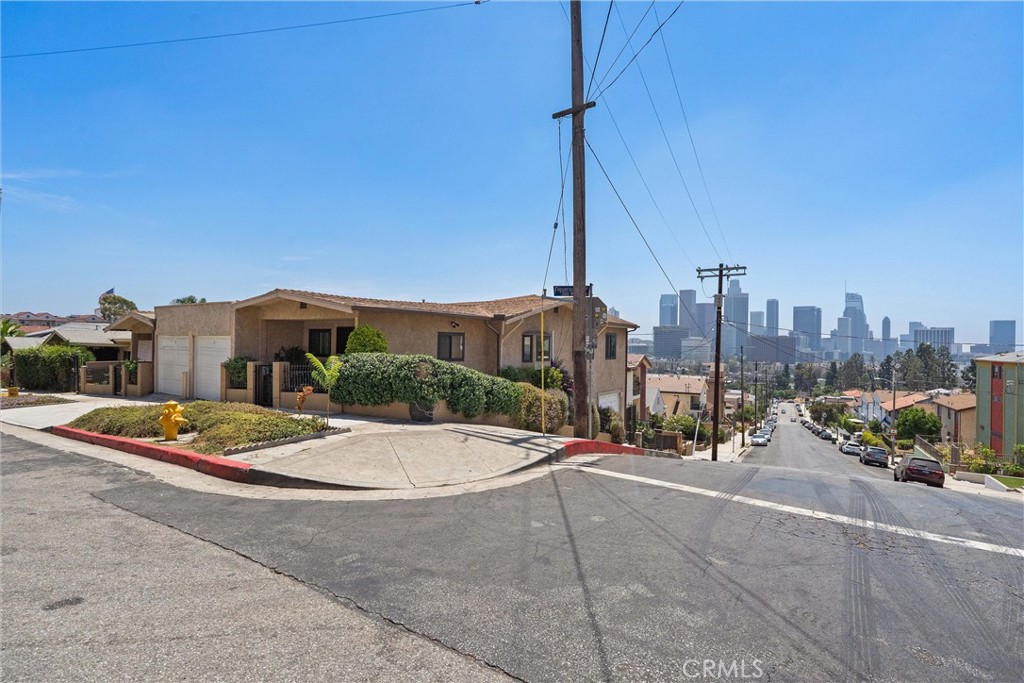 1024 Figueroa Terrace Property Photo