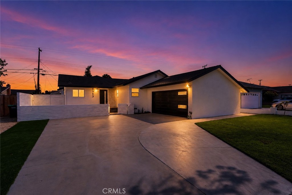 8363 Palais Property Photo 2