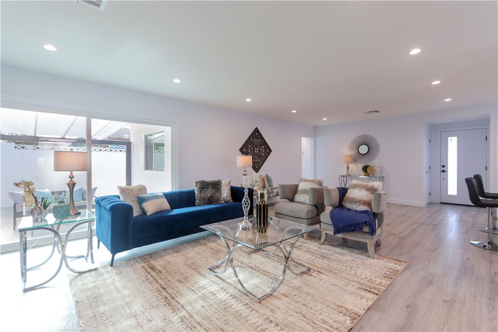 8363 Palais Property Photo 9