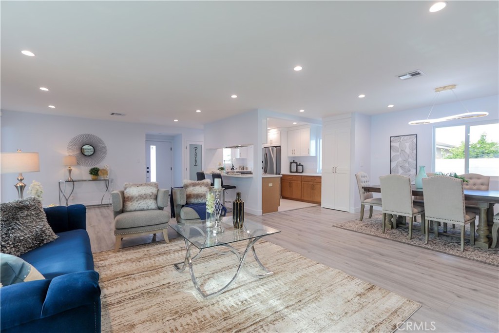 8363 Palais Property Photo 10