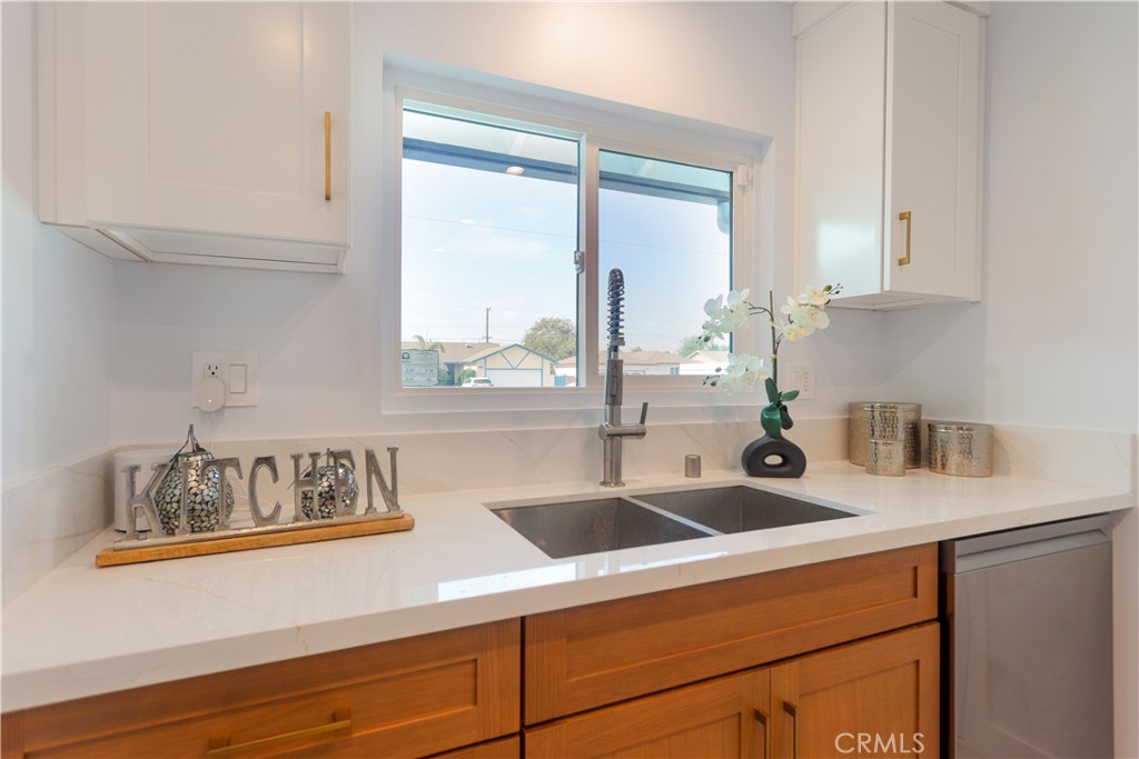 8363 Palais Property Photo 17