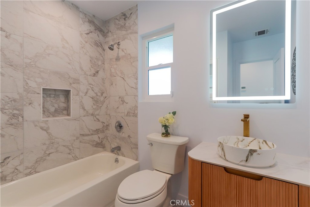 8363 Palais Property Photo 23