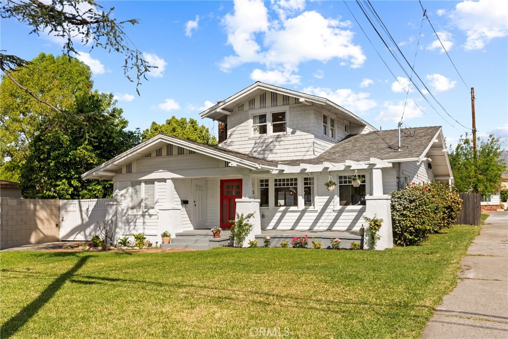9821 Garibaldi Avenue Property Photo 1