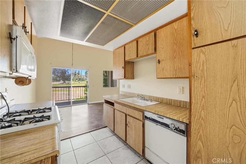 3274 Little Mountain D Property Photo 15