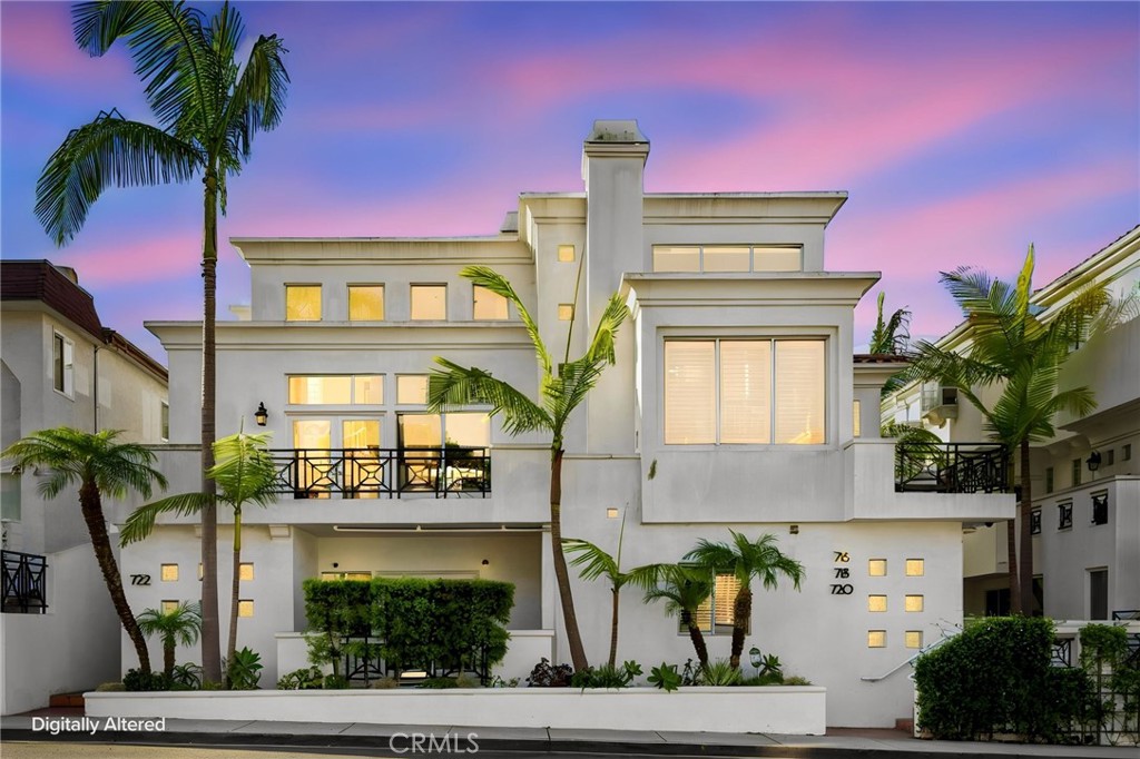 716 Manhattan Beach Boulevard Property Photo 2
