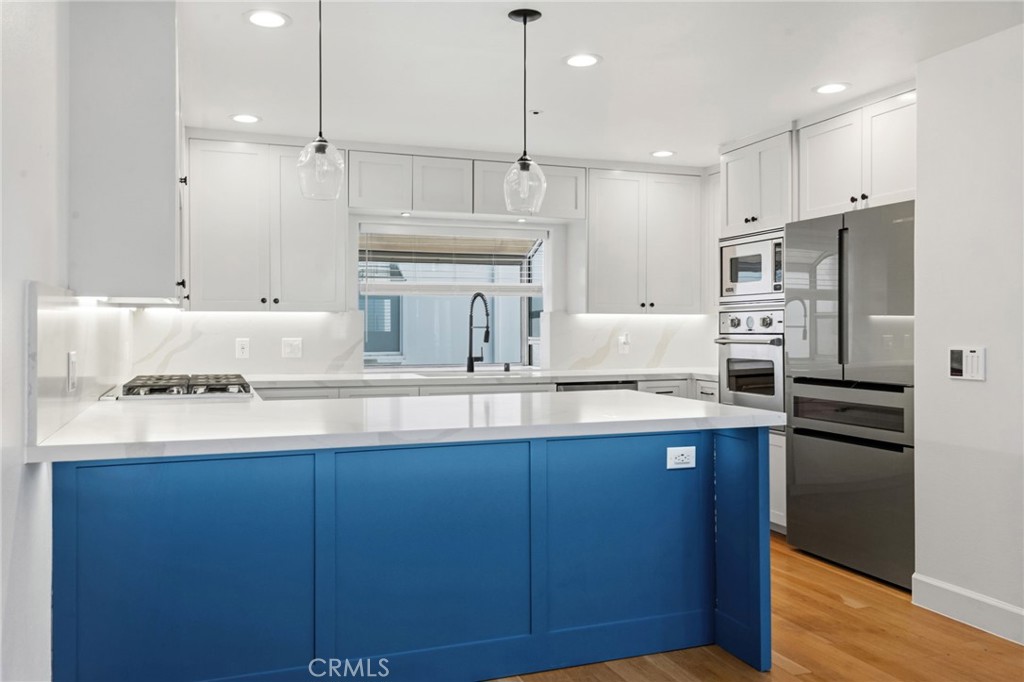 716 Manhattan Beach Boulevard Property Photo 15