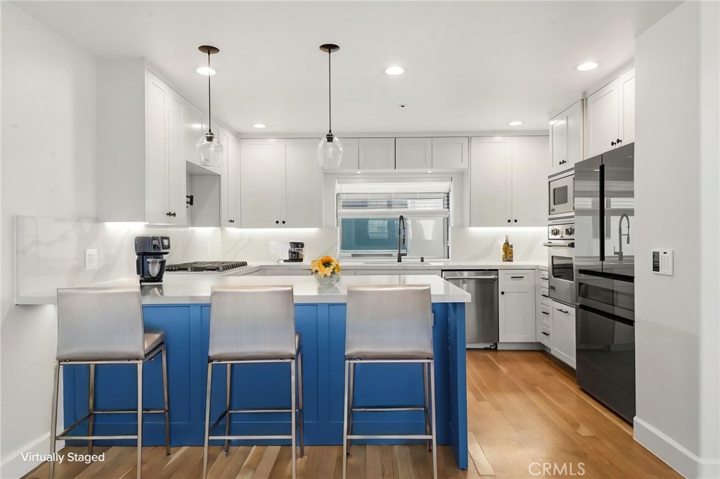 716 Manhattan Beach Boulevard Property Photo 17