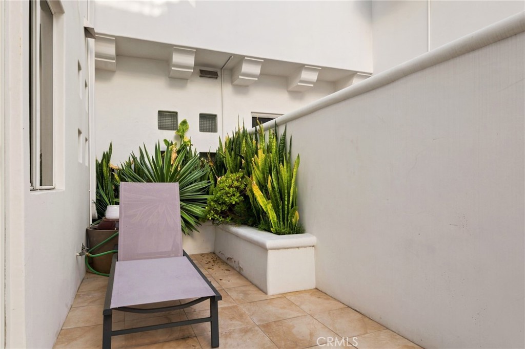 716 Manhattan Beach Boulevard Property Photo 30