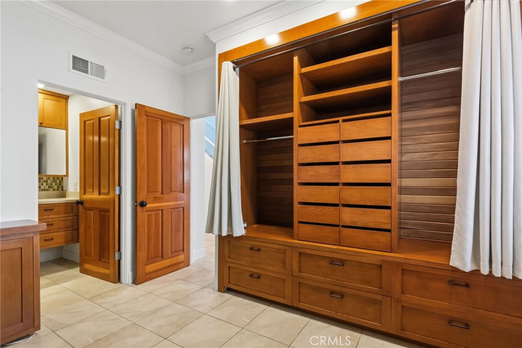 716 Manhattan Beach Boulevard Property Photo 37