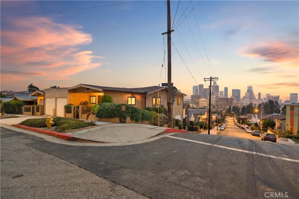 1024 Figueroa Terrace Property Photo