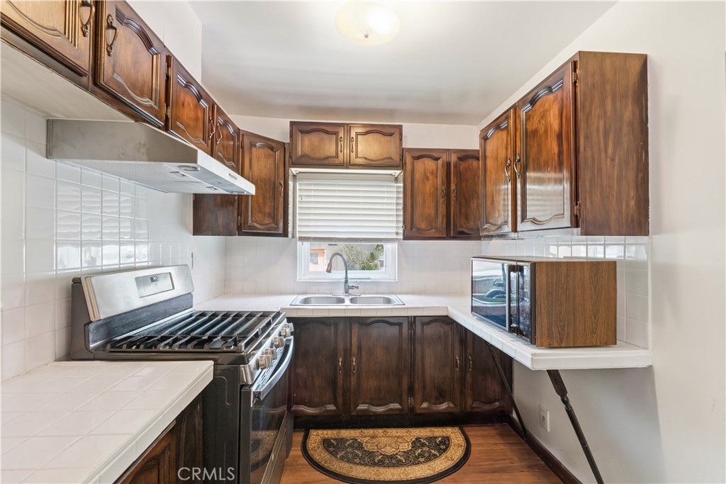 1024 Figueroa Terrace Property Photo 7