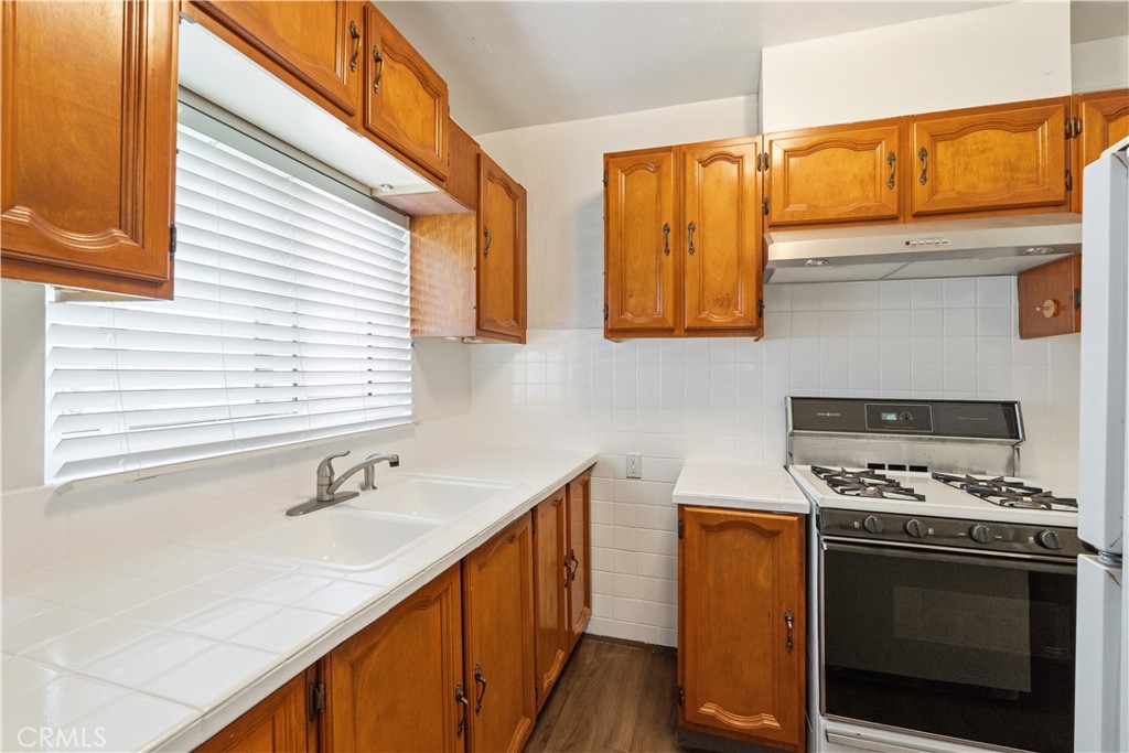 1024 Figueroa Terrace Property Photo 14