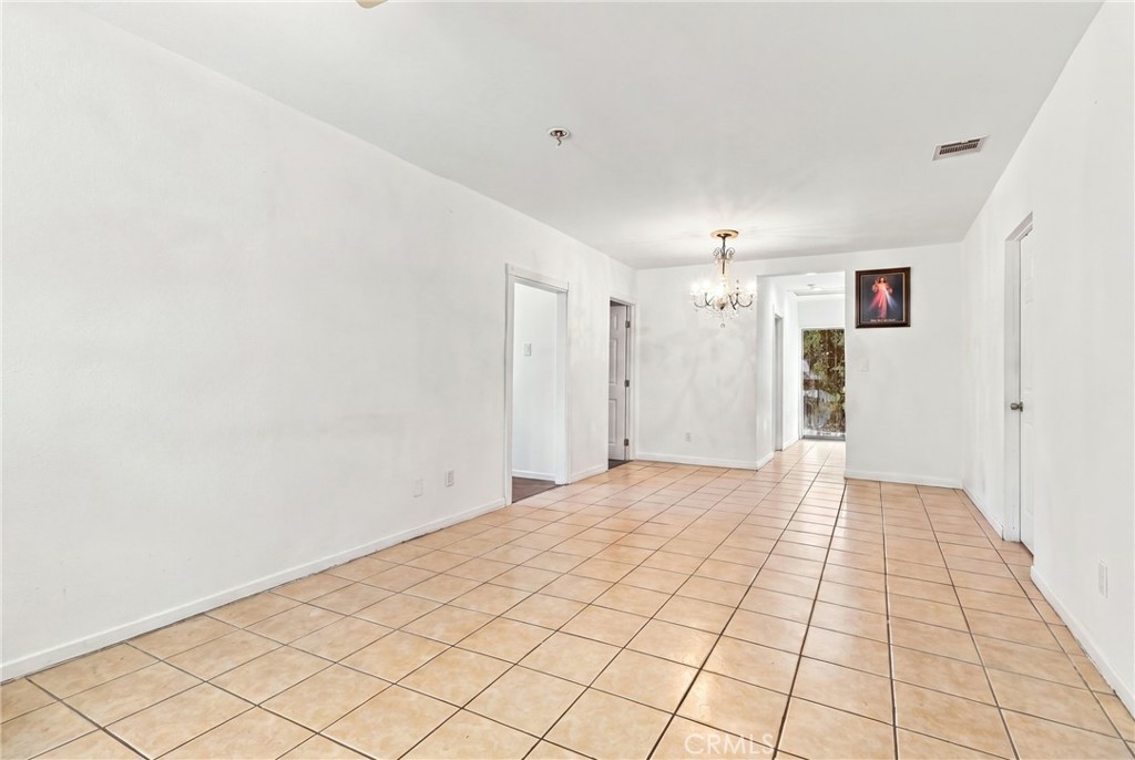 209 W 87th Property Photo 15