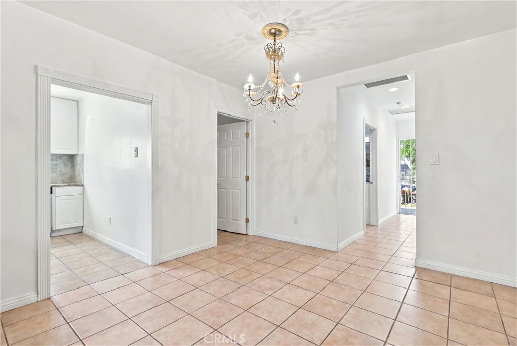 209 W 87th Property Photo 17