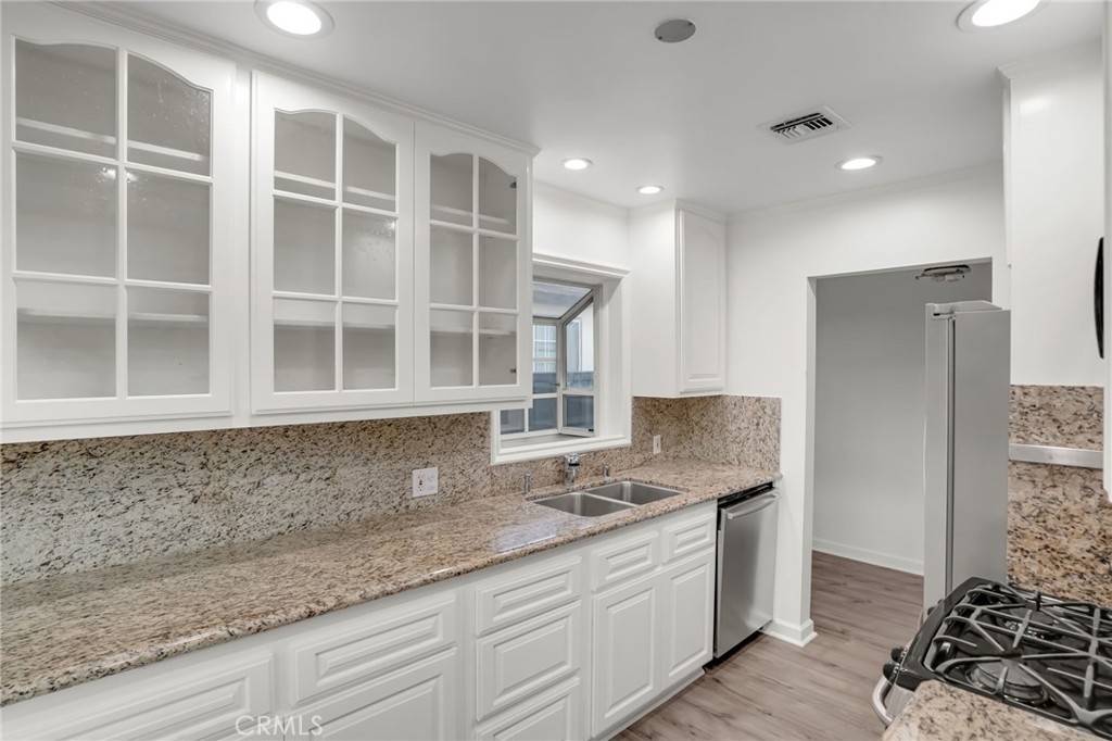 22432 Berdon Street Property Photo 11