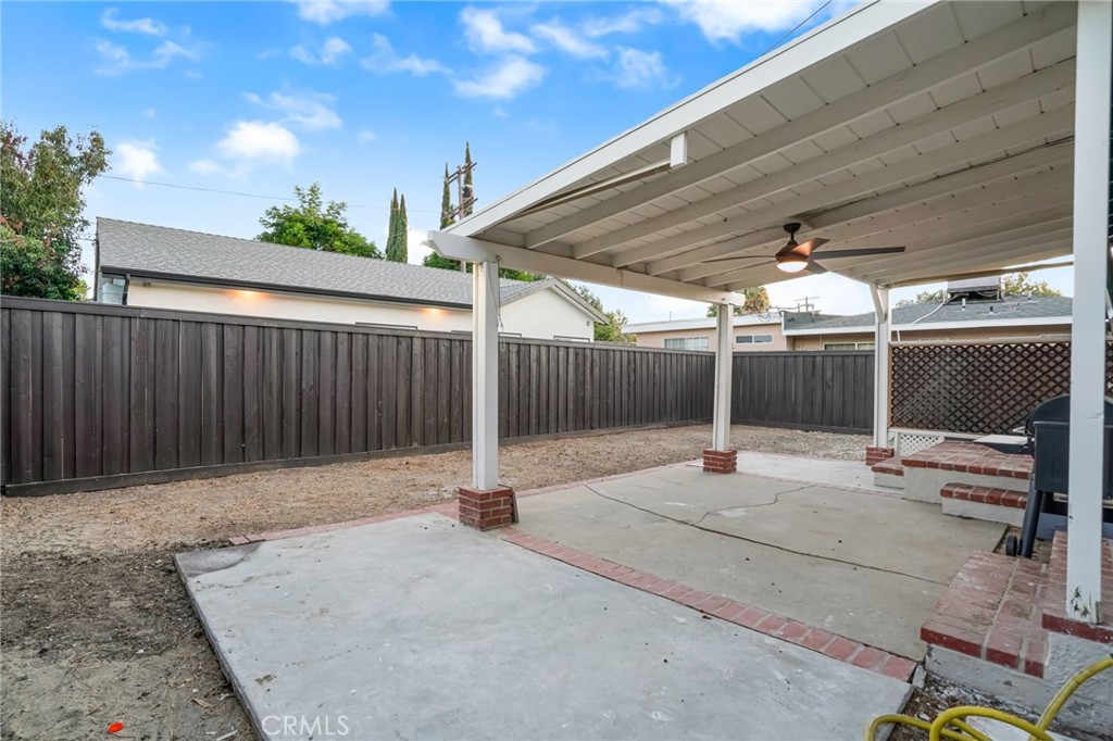 22432 Berdon Street Property Photo 29