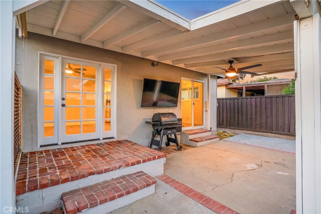 22432 Berdon Street Property Photo 32