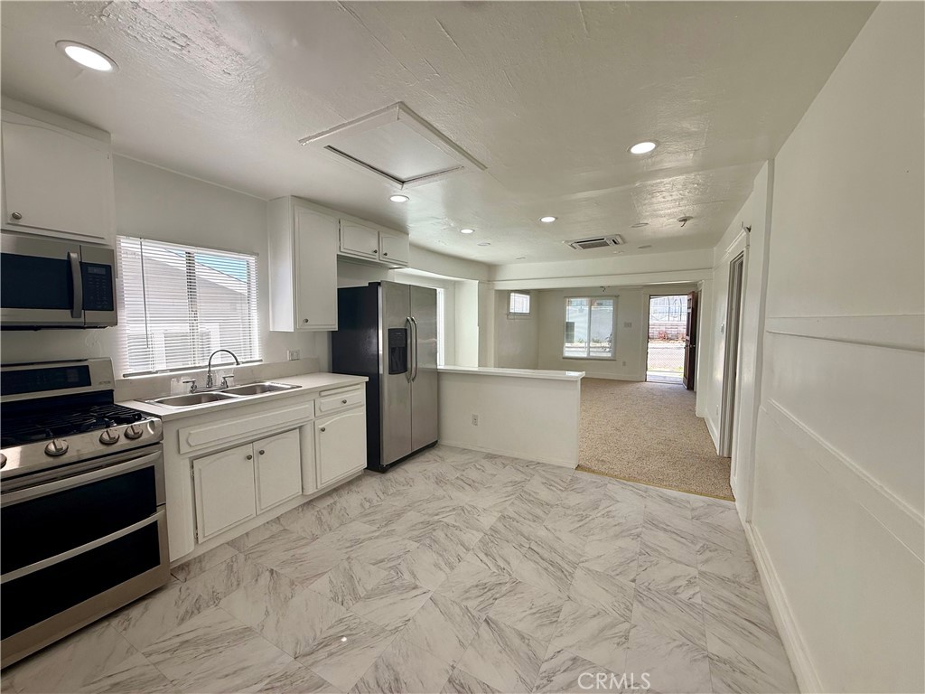 460 S Mott Street Property Photo 5