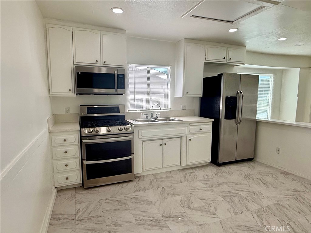 460 S Mott Street Property Photo 6