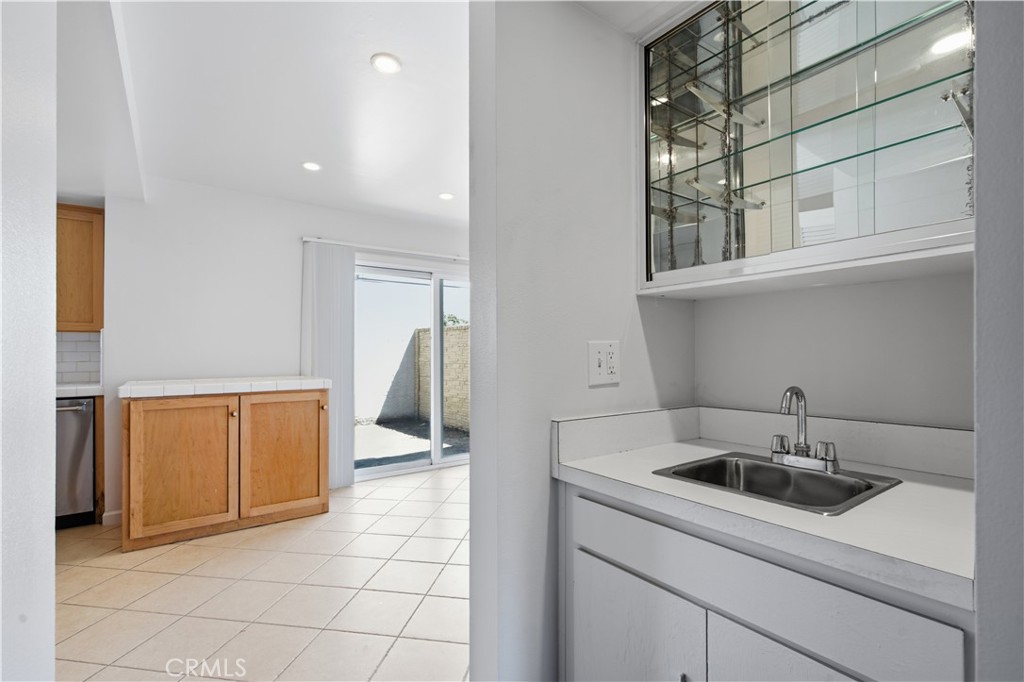 5664 Etiwanda Property Photo 9