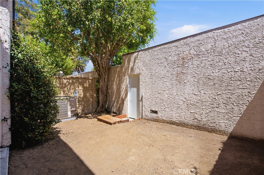 5664 Etiwanda Property Photo 33