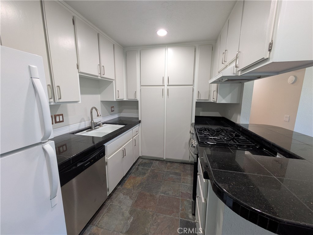 31200 Landau 602 Property Photo 6