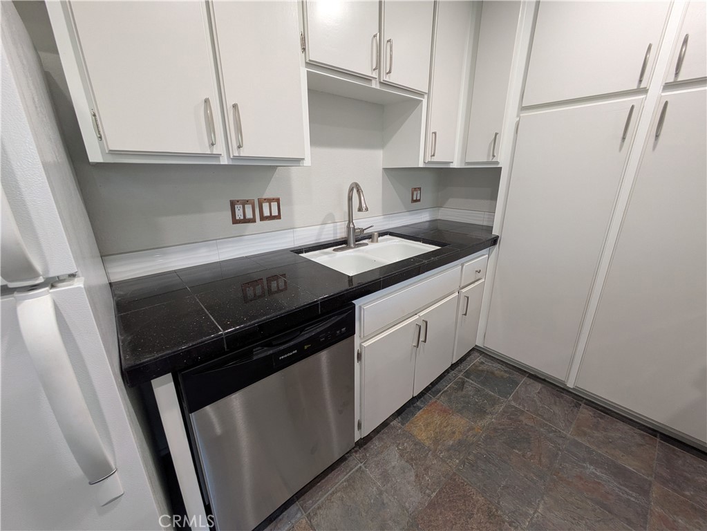 31200 Landau 602 Property Photo 7