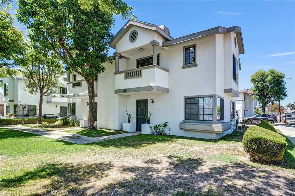2535 California Avenue 1 Property Photo 2