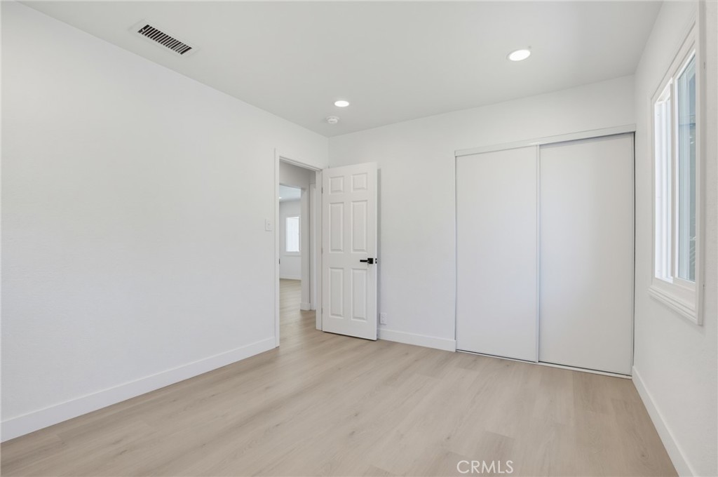 570 N East End Avenue Property Photo 20
