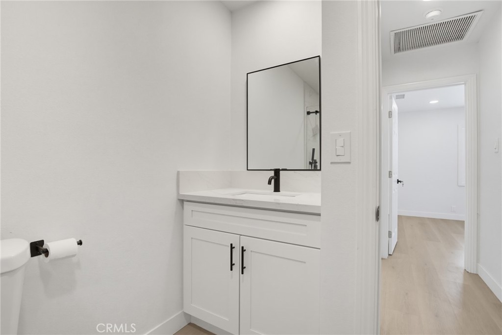 570 N East End Avenue Property Photo 22