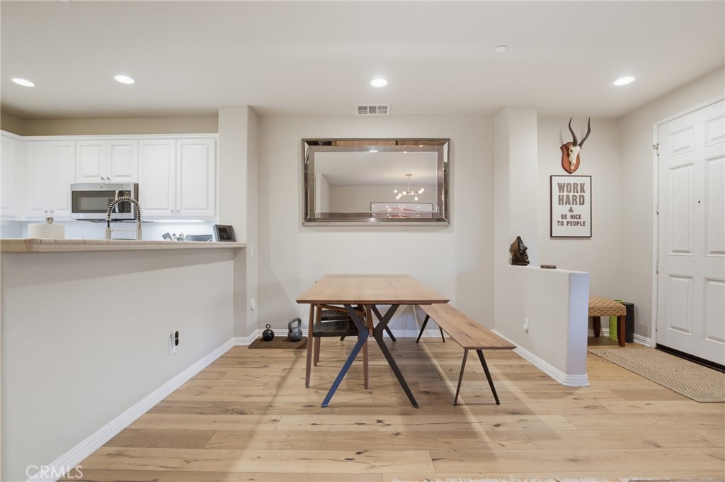 27344 Oaktree Place Property Photo 3