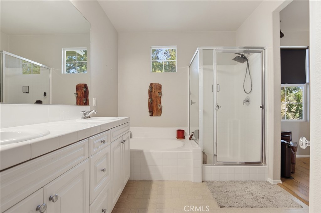 27344 Oaktree Place Property Photo 10