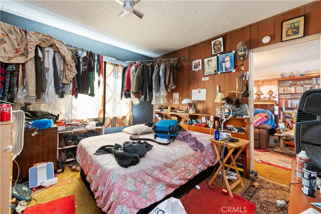 1438 W 70th Property Photo 12