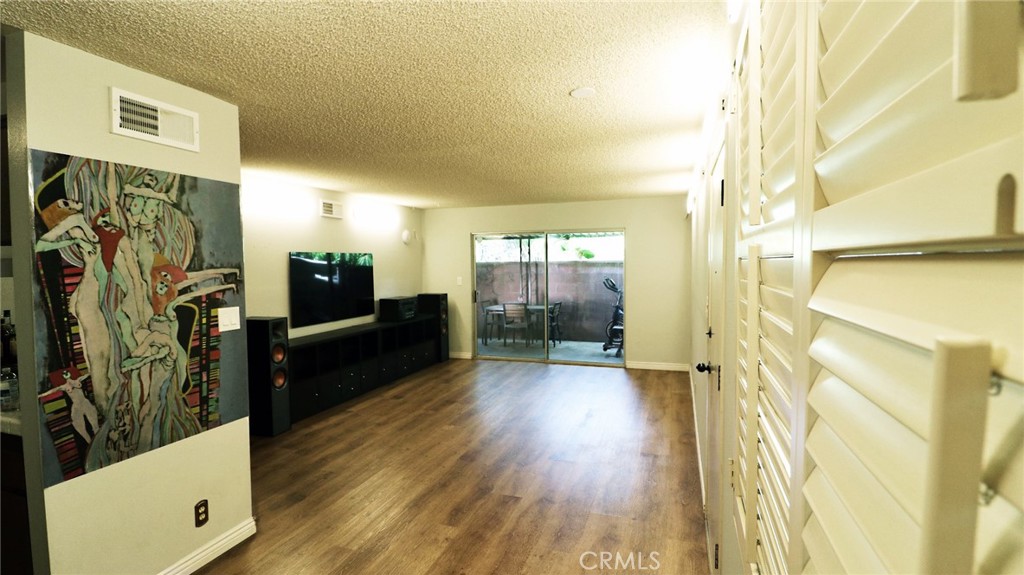 5438 Mcculloch D Property Photo 1