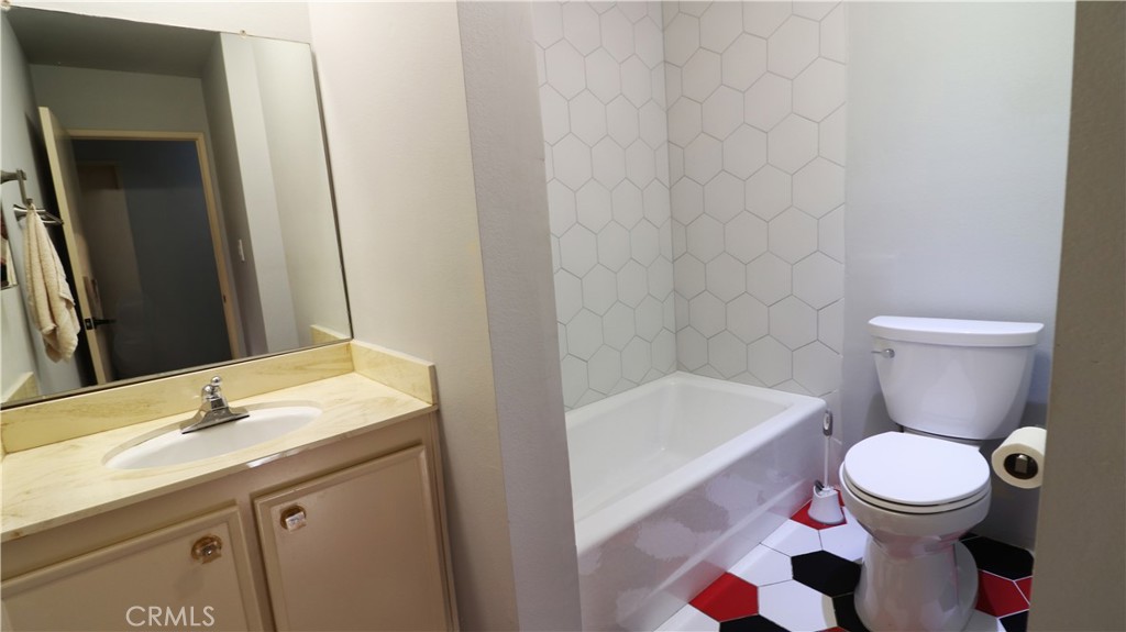 5438 Mcculloch D Property Photo 12